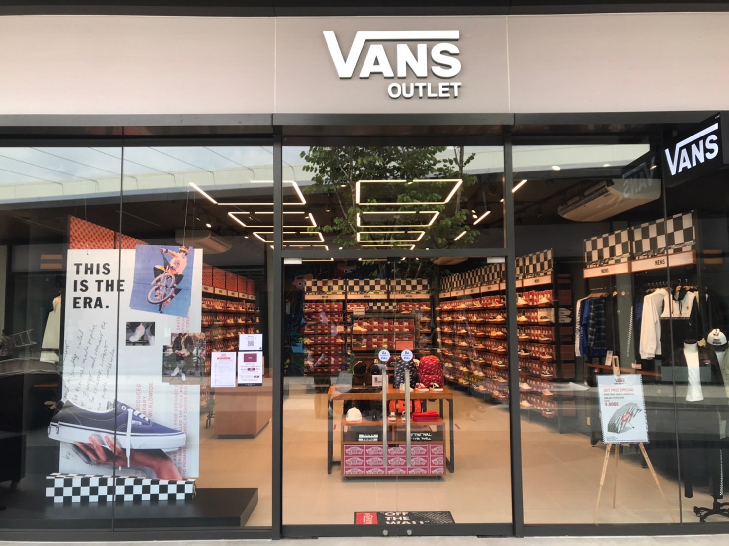 vans at the outlet